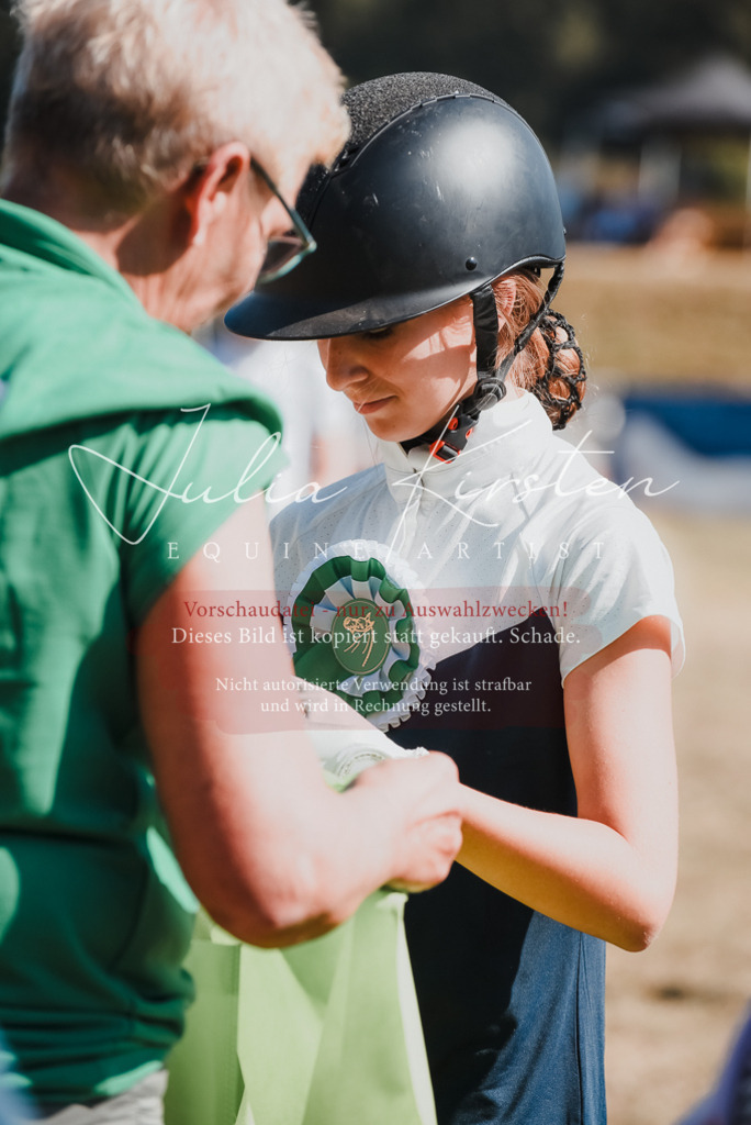 DSC_6343 | Pferde- und Turnierfotografie in Westsachsen. Pferdeportraits, Auftragszeichnungen und intuitive Kunst.