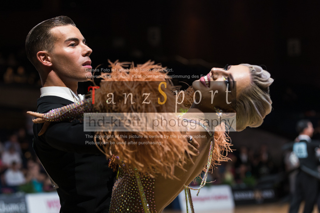 20250820_WDSF Standard Rising Stars R3-3333 | Tanzsportbilder, Standardtanz, Lateintanz, WDSF, DTV, LTVB, dancecomp, goc, hessen tanzt, blaues band der spree, walzer, tango, wiener walzer, slowfox, quickstepp, samba, rumba, cha-cha-cha, paso doble. jive, hd-kroft photography, turniertanzsport