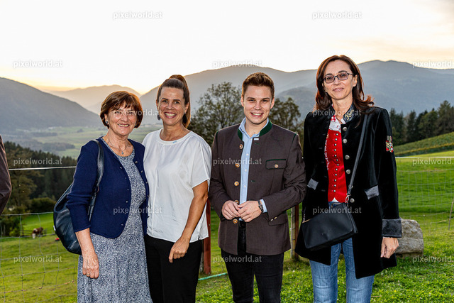 Delegation aus Bamberg beim Gasthaus Wadl | Bildershop von pixelworld.at - Realisiert mit Pictrs.com