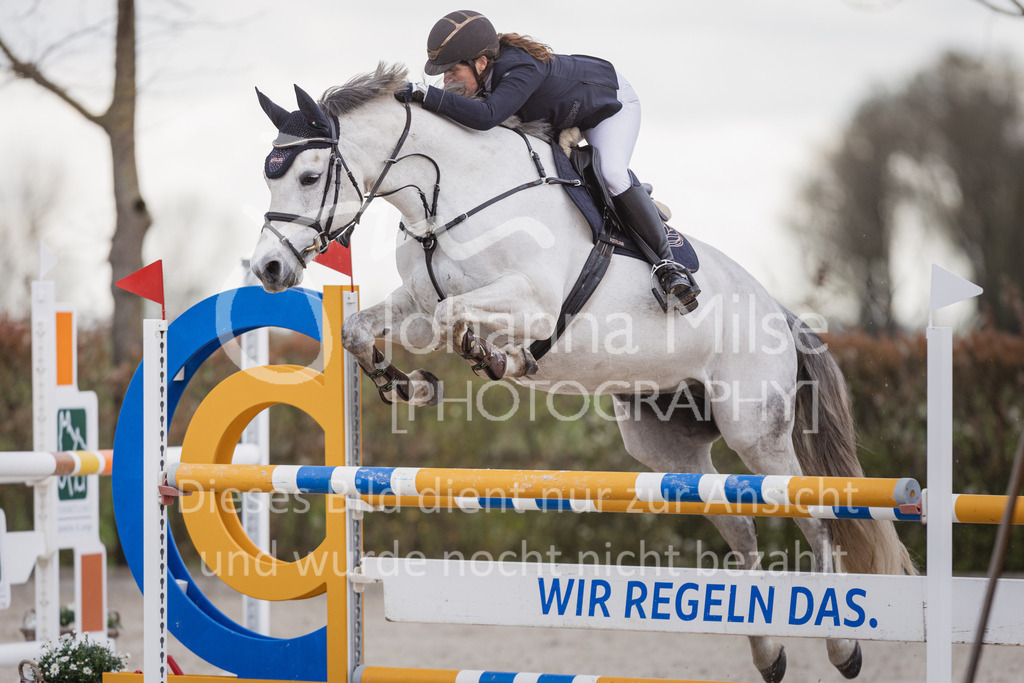 230426_HofSosath_Stil-L-508 | Deine schönsten Turniermomente als professionelle Fotos! Entdecke hochwertige Pferdesport-Fotografie im Online-Shop. Jetzt Fotos finden & bestellen!