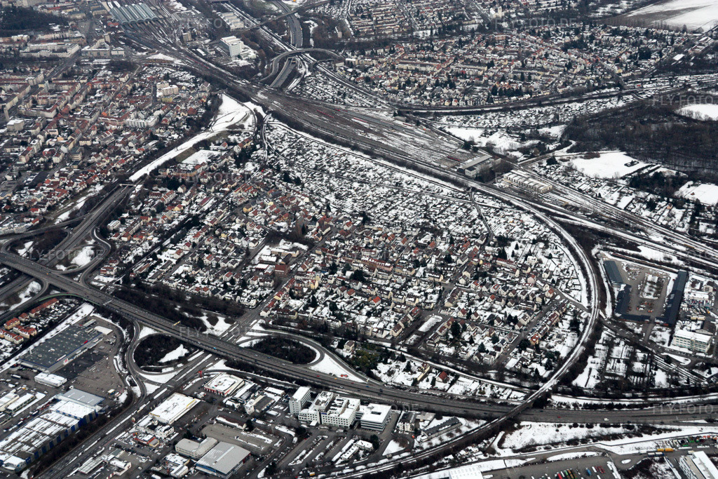 Luftbild: Stadtteilübersicht im Winter bei Schnee im Ortsteil Beiertheim-Bulach in Karlsruhe im Bundesland Baden-Württemberg in Deutschland. Foto: IMG_16988.jpg vom 15.02.2009 durch Werner Riehm/FLY-FOTO.de