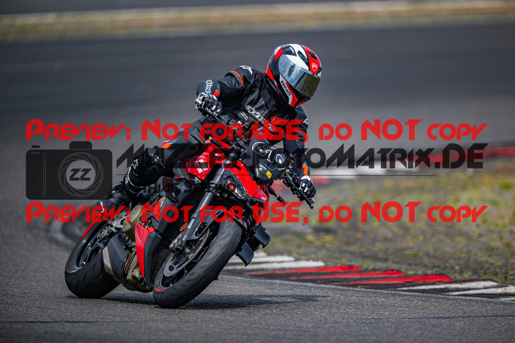 MaZZes_FotoMatrix_230719_2827 | GELB