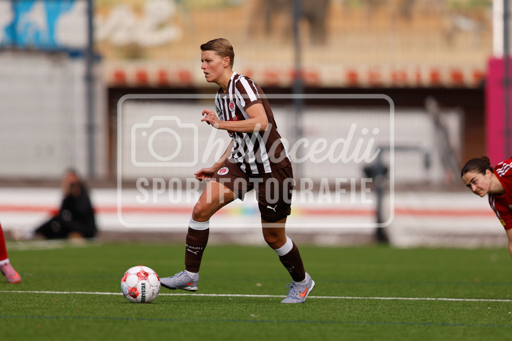 Fußball I Frauen I Saison 2025-2026 I Regionalliga Nord I 15. Spieltag I St. Pauli - SpVg Aurich-29 | Ann-Sophie Greifenberg (11, FC St. Pauli) - Realisiert mit Pictrs.com