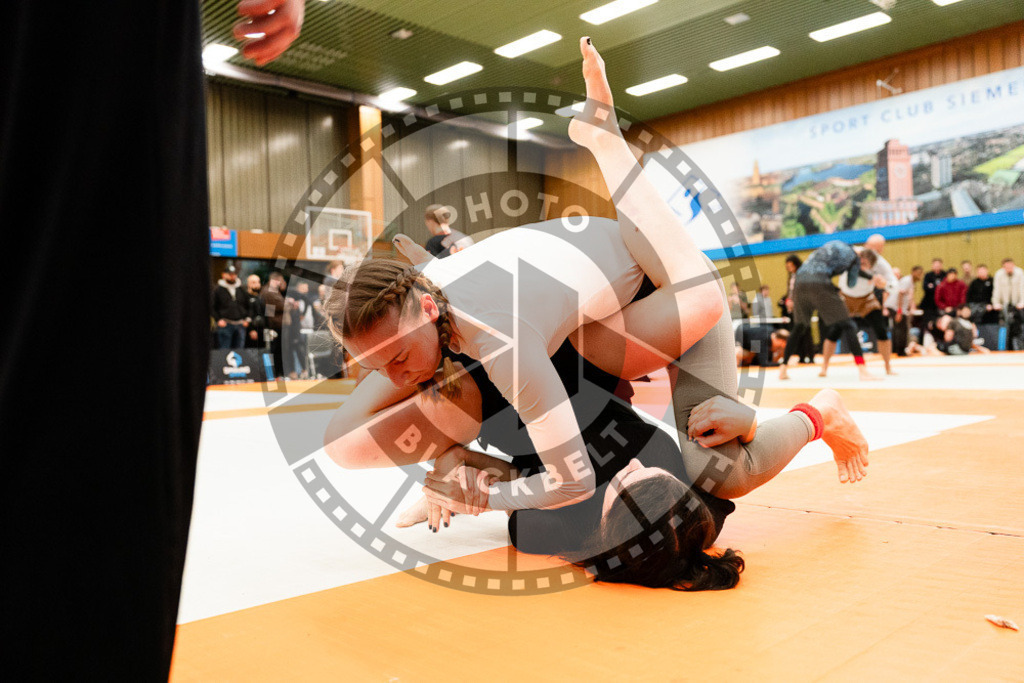 20251122PBB15659 | Athletes compete during the Grappling Industries Berlin Jiu-Jitsu and Grappling Championship, on November 22, 2025 in Berlin, Germany. © photoblackbelt