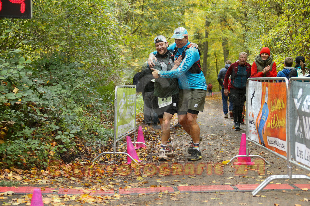 251026_1342_EX1_3894 | Sportfotografie im Rhein-Sieg Kreis, Köln, Bonn, NRW, Rheinland Pfalz, Hessen, etc. Unser Tätigkeitsfeld umfasst den Laufsport vom Volkslauf über den Marathon, Duathlon, Triathon bis zum Ultralauf wie Kölnpfad Ultra oder Schindertrail.