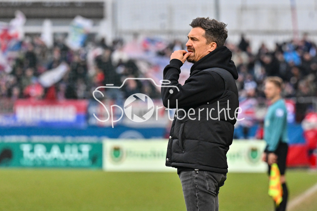 SpVgg Unterhaching - Dynamo Dresden | im Bild Dynamo Dresden Trainer Thomas STAMM / Freistleler / Einzelfoto / 3. Liga: SpVgg Unterhaching - Dynamo Dresden, Uhlsportpark am 21.12.2024