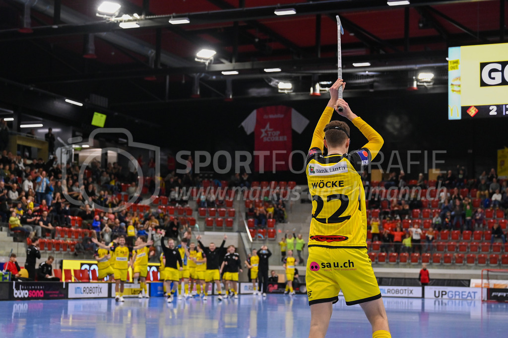 HC Rychenberg vs Floorball Köniz - 18. Dezember 2022 | HC Rychenberg vs Floorball Köniz
AXA Arena, Winterthur
Michel Wöcke (#22 HC Rychenberg) verwandelt seinen Penalty gegen Patrick Eder (#30 Floorball Köniz) souverän mittels Zorro.
Bild: Sportfotografie Markus Aeschimann | www.markus-aeschimann.ch - Realisiert mit Pictrs.com