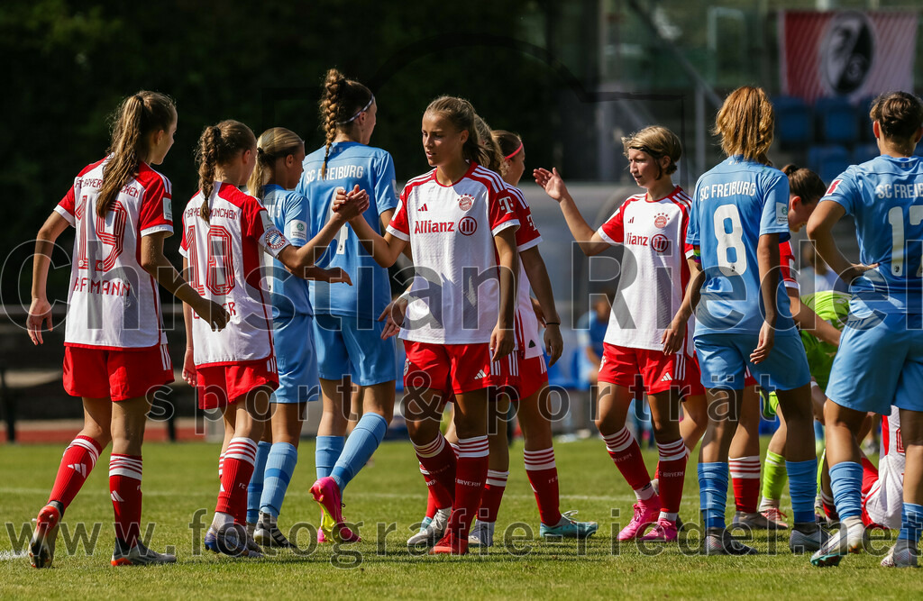 2023-09-09_122_FC_Bayern_Muenchen_gegen_SC_Freiburg | Aschheim, Deutschland, 09.09.2023:
Fußball, B-Juniorinnen-Bundesliga Süd 2023 / 2024, 1. Spieltag, FC Bayern München gegen SC Freiburg, Endergebnis: 4:0

Foto: Christian Riedel / fotografie-riedel.net