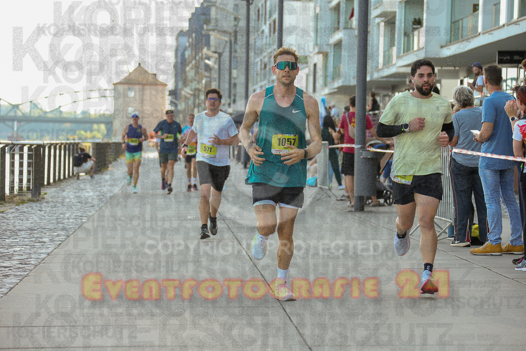 250920_1446_EX1_7515 | Sportfotografie im Rhein-Sieg Kreis, Köln, Bonn, NRW, Rheinland Pfalz, Hessen, etc. Unser Tätigkeitsfeld umfasst den Laufsport vom Volkslauf über den Marathon, Duathlon, Triathon bis zum Ultralauf wie Kölnpfad Ultra oder Schindertrail.