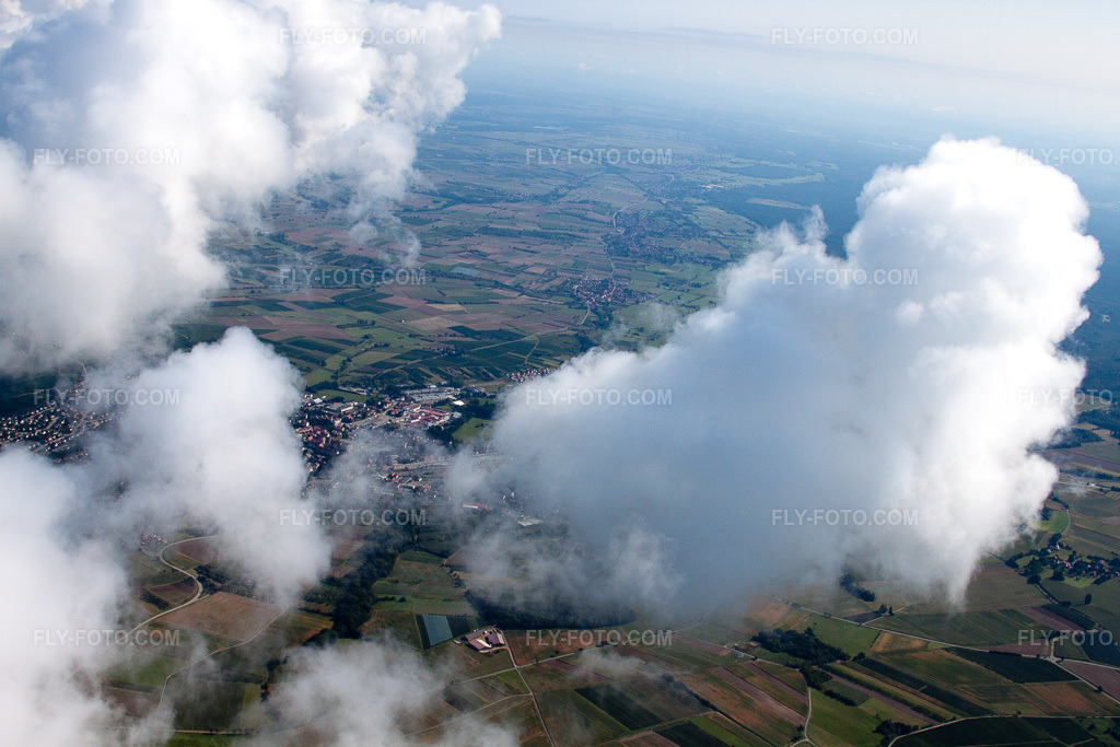 Aerial view: View of the town in Cleebourg in the state Bas-Rhin, France.Photo: IMG_21024.jpg taken on 09/06/2009 by Werner Riehm/FLY-FOTO.comResolution of the original: 4752 x 3168 px