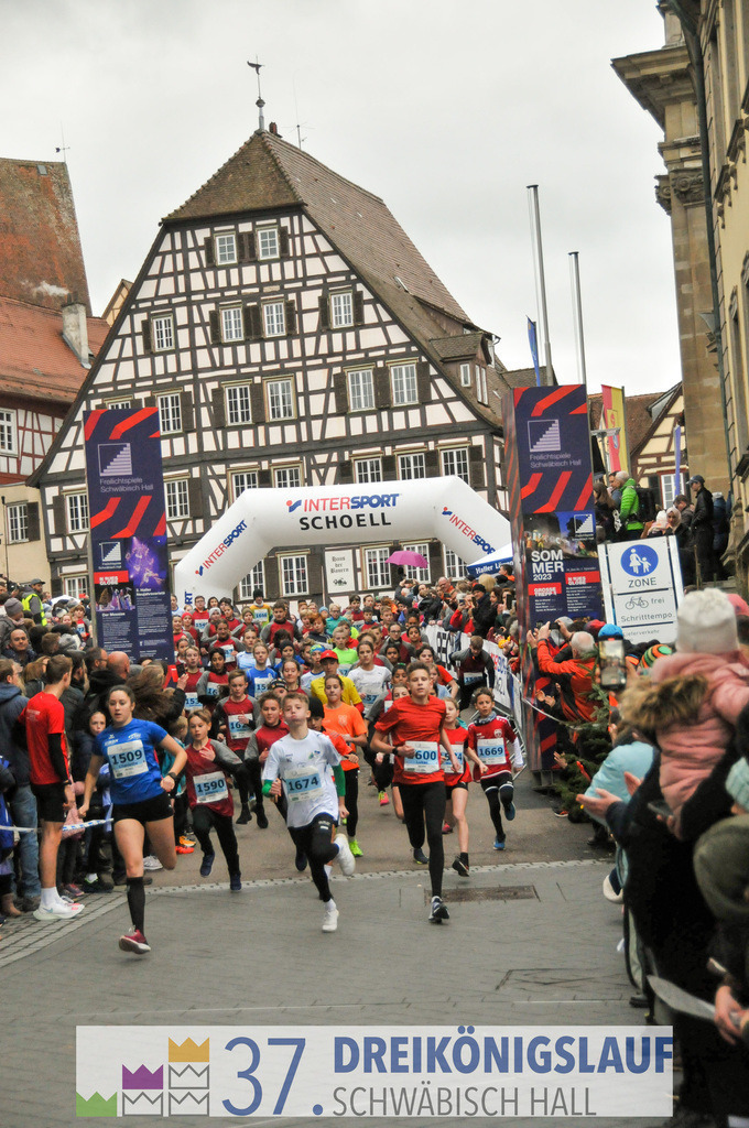 Stadtwerke Jugendlauf 1700m | 3 Koenigslauf 2023 - Realisiert mit Pictrs.com