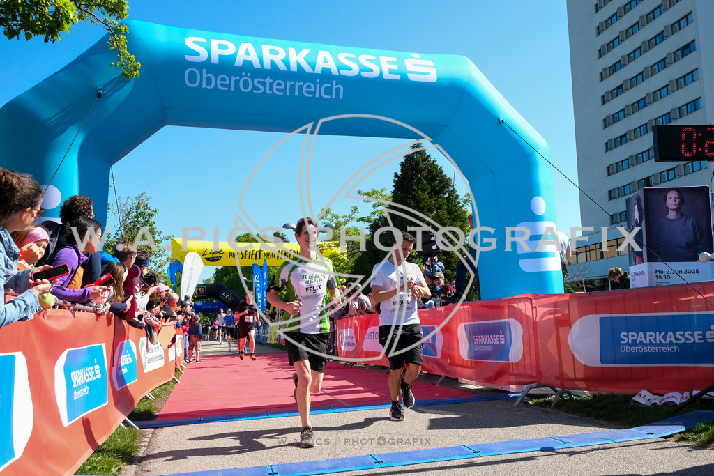 ..... | LINZ,AUSTRIA,27.April 24, Int. 3 Brückenlauf Linz  , Image shows: Photo: WAPICS / Michael ring