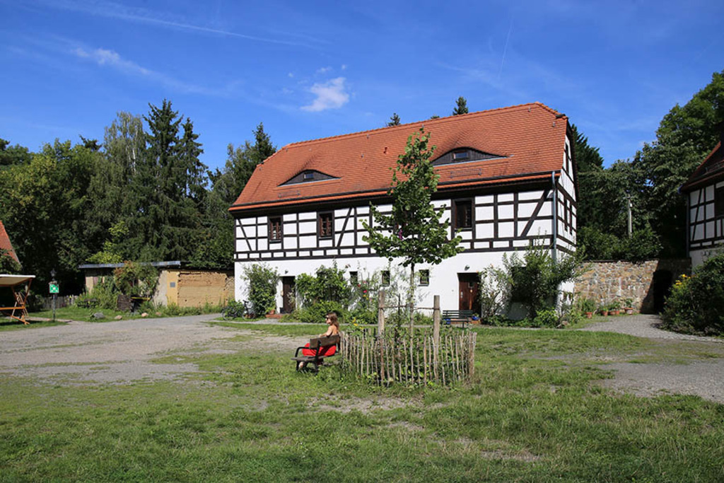 Dölitzer Wassermühle - Dahlitzschhaus | Entdecke über 20 Kategorien Leipzig-Motive: Foto-Downloads, hochwertige Poster, Leinwand- & Fine-Art-Prints. Jetzt Lieblingsfoto im Bildlexikon Leipzig Shop bestellen!