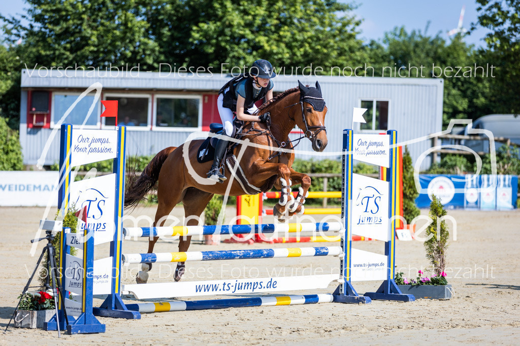 Donop24-ASpr-002 | MomenTaufnahmen Pferdesportfotos