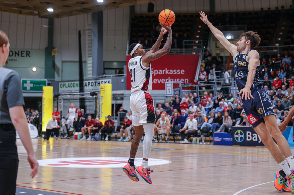 Pro A BAYER GIANTS vs Eisbären Bremerhaven-135 | Fotos von Basketballspielen aus dem Raum NRW fotografiert von Gero Mueller-Laschet und Daniel Schaefer - Realisiert mit Pictrs.com