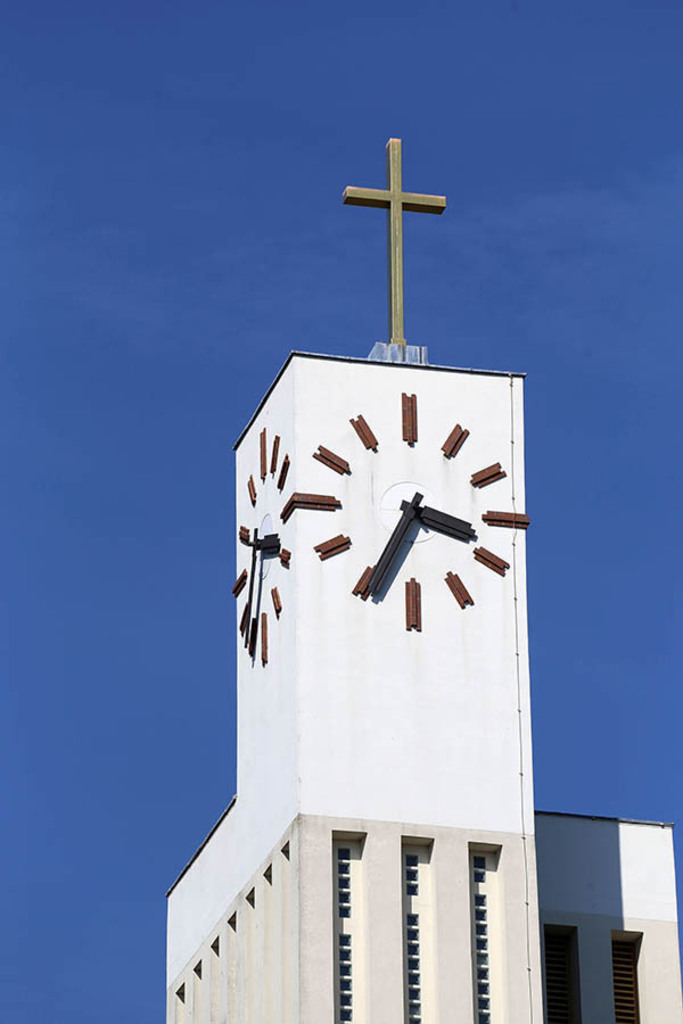 Versöhnungskirche | Entdecke über 20 Kategorien Leipzig-Motive: Foto-Downloads, hochwertige Poster, Leinwand- & Fine-Art-Prints. Jetzt Lieblingsfoto im Bildlexikon Leipzig Shop bestellen!