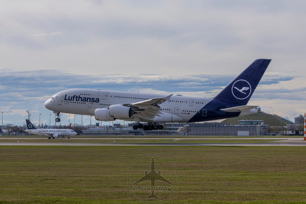 LH425-A388-D-AIMC-BOS-MUC-20250415-2 | Browse breathtaking aviation photography and order high-quality prints from AviatoRay's gallery. Perfect for enthusiasts and collectors. - Realisiert mit Pictrs.com