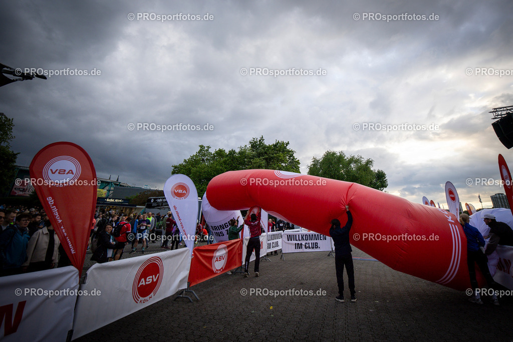 22. ASV Nachtlauf; Koeln, 28.05.25 | Impressionen vom 22. ASV Nachtlauf am 28.05.25 am Tanzbrunnen in Koeln. Foto: BEAUTIFUL SPORTS/Axel Kohring