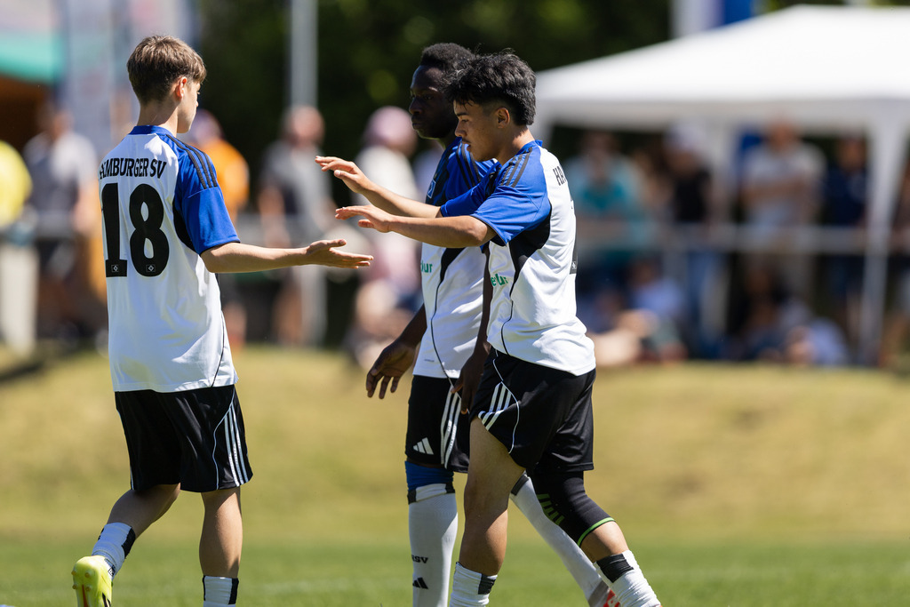 Fußball I Männer I 40. Pfingscup Hollage I 13323 | realhellocedii - Realisiert mit Pictrs.com