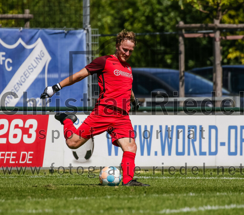 2023-08-12_061_FC_Langengeisling_gegen_ESV_Freilassing | Erding, Deutschland, 12.08.2023:
Fußball, Bezirksliga Oberbayern Ost 2023 / 2024, 4. Spieltag, FC Langengeisling gegen ESV Freilassing, Endergebnis: 2:1

Torwart Christian Bernhardt (FC Langengeisling, #1)

Foto: Christian Riedel / fotografie-riedel.net