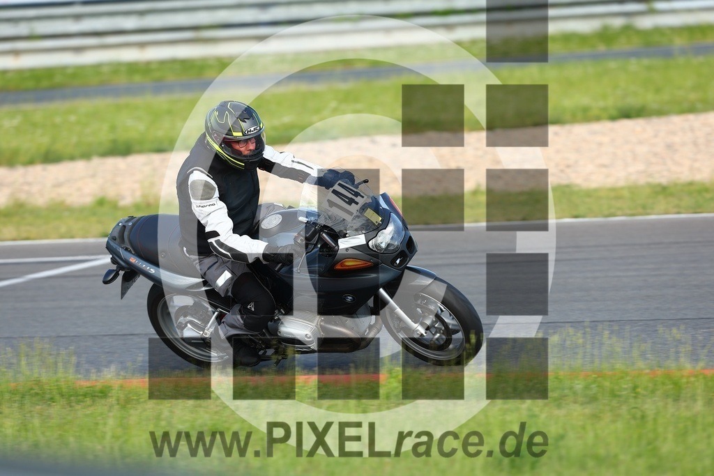0144-20260601_05556 | Schöne Erinnerungen an spannende Momente - das festzuhalten ist unser Job. PIXELrace.de ist seit 2003 auf den Rennstrecken Europas unterwegs um die Action draußen beim Fahren und die wunderbare Stimmung imm Fahrerlager für euch einzufangen.