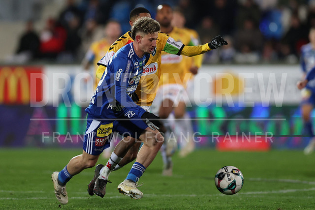 TSV Egger Glas Hartberg vs SV Oberbank Ried – Austrian Bundesliga Match | The image shows Damjan Kovacevic (Hartberg) with the ball, at the Bundesliga match TSV Hartberg vs SV Ried at Profertil Arena Hartberg. 22.11.2025