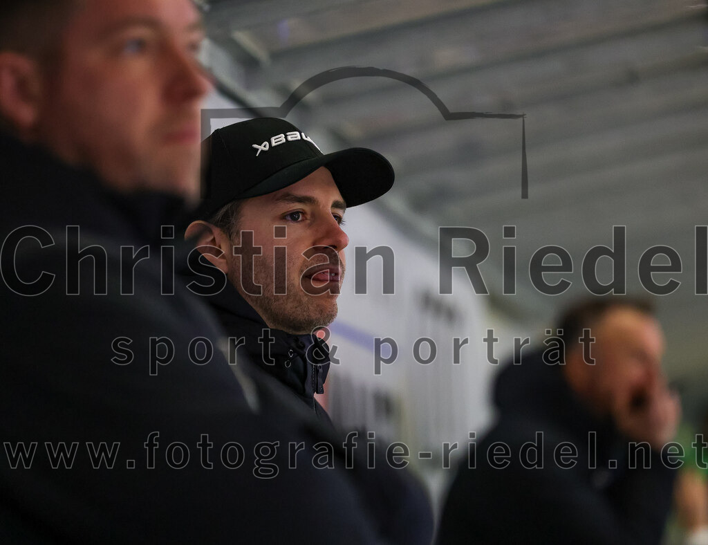 2025-12-23_049_TSV_Erding_gegen_Heilbronner_Falken | Erding, Deutschland, 23.12.2025:Eishockey, Oberliga Süd 2025 / 2026, 29. Spieltag, TSV Erding gegen Heilbronner Falken, Endergebnis: 5:4Foto: Christian Riedel / fotografie-riedel.net