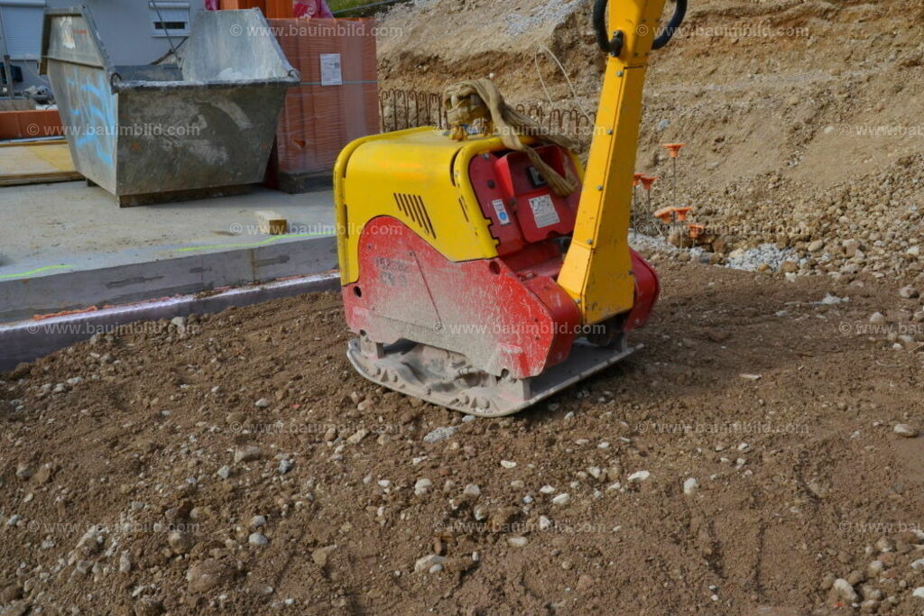 bib-lg02-erdarbeiten-0128 | Nach LV-Leistungsgruppen sortierte Detailfotos über den Bau eines Hauses. Alle Hausbau-Bilder direkt vom Urheber und Autor der Website Haus-Selber-Bauen.com