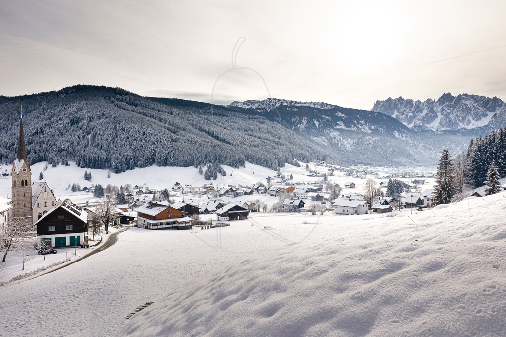 Gosau Salzkammergut | Bei Veröffentlichung des Bildes ist eine Namensnennung wie folgt erforderlich: 
Foto: Mostdirn Irmgard Wieser - Realisiert mit Pictrs.com