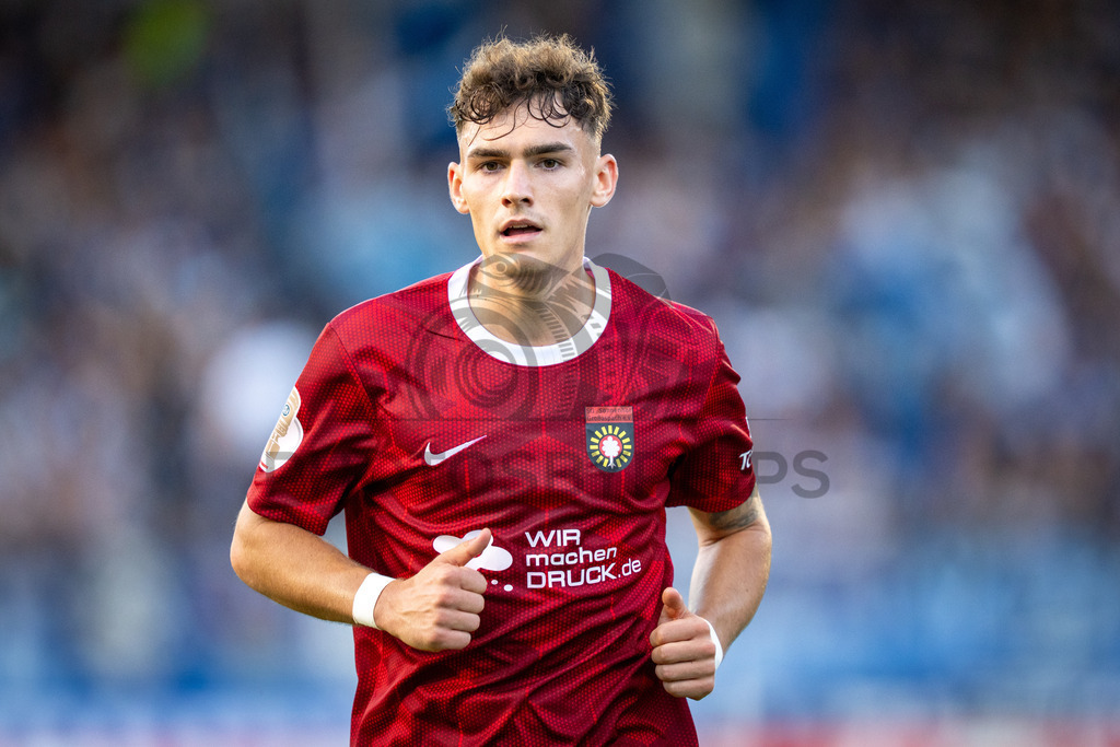 SG Sonnenhof Großaspach vs. Arminia Bielefeld, Fussball, DFB-Pokal, 1. Runde, 22.08.2026 | Luca Molinari (SG Sonnenhof Großaspach, #21),SG Sonnenhof Großaspach vs. Arminia Bielefeld, Fussball, DFB-Pokal, 1. Runde, 22.08.2026,DFB regulations prohibit any use of photographs as image sequences and/or quasi-video