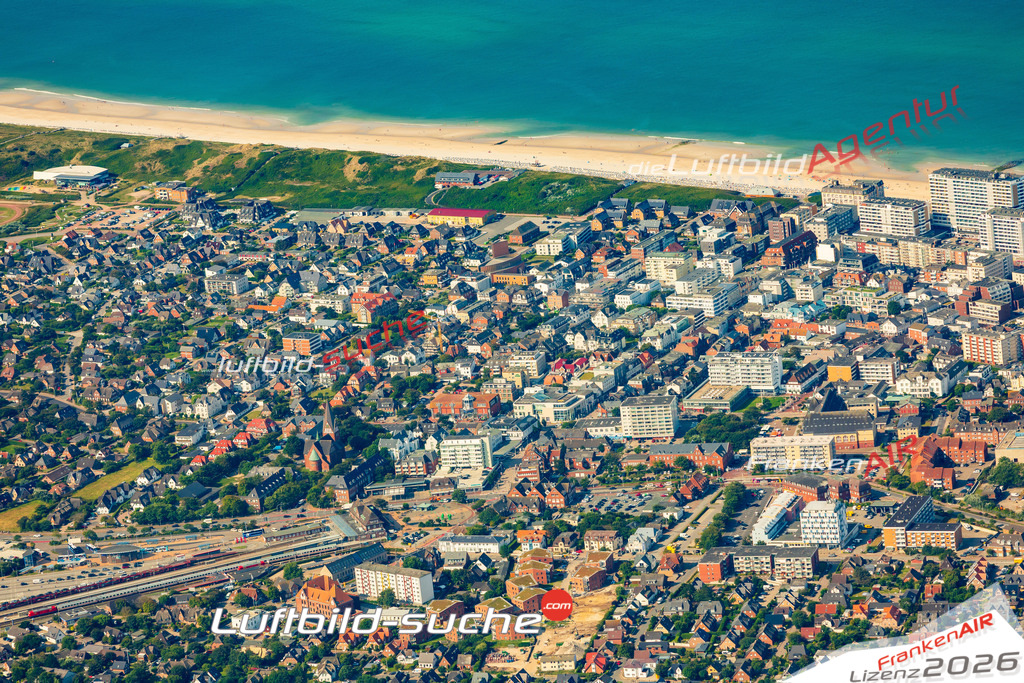 Luftbild Vs Google Maps  Westerland  Sylt -Das Luftbild wurde 2025 vom UL-Flugzeug heraus erstellt ( keine Drohnenluftbilder ) - Hochauflösende Luftaufnahme -Nicht vergleichbar mit Google Maps oder Satelittenbilder- Die Geschenkidee !Mit Lizenz und Bildrechte bestellbar