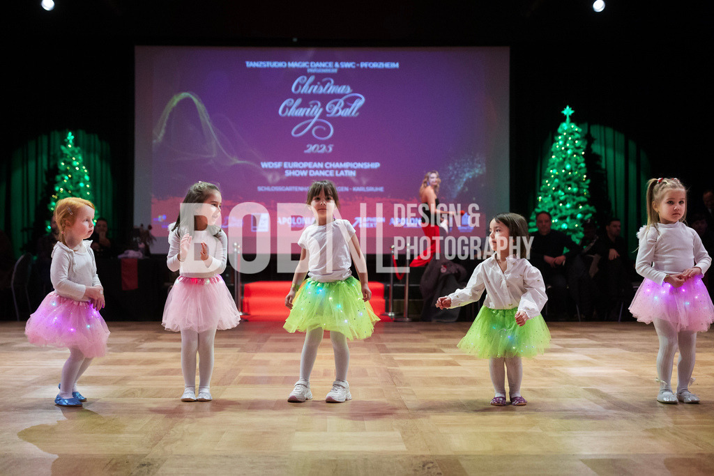 EM Showdance | Ettlingen - 20.12.2025: EM Showdance in Ettlingen (Schlossgartenhalle), Germany. Photo by: BobNL design &amp; photography - Realisiert mit Pictrs.com