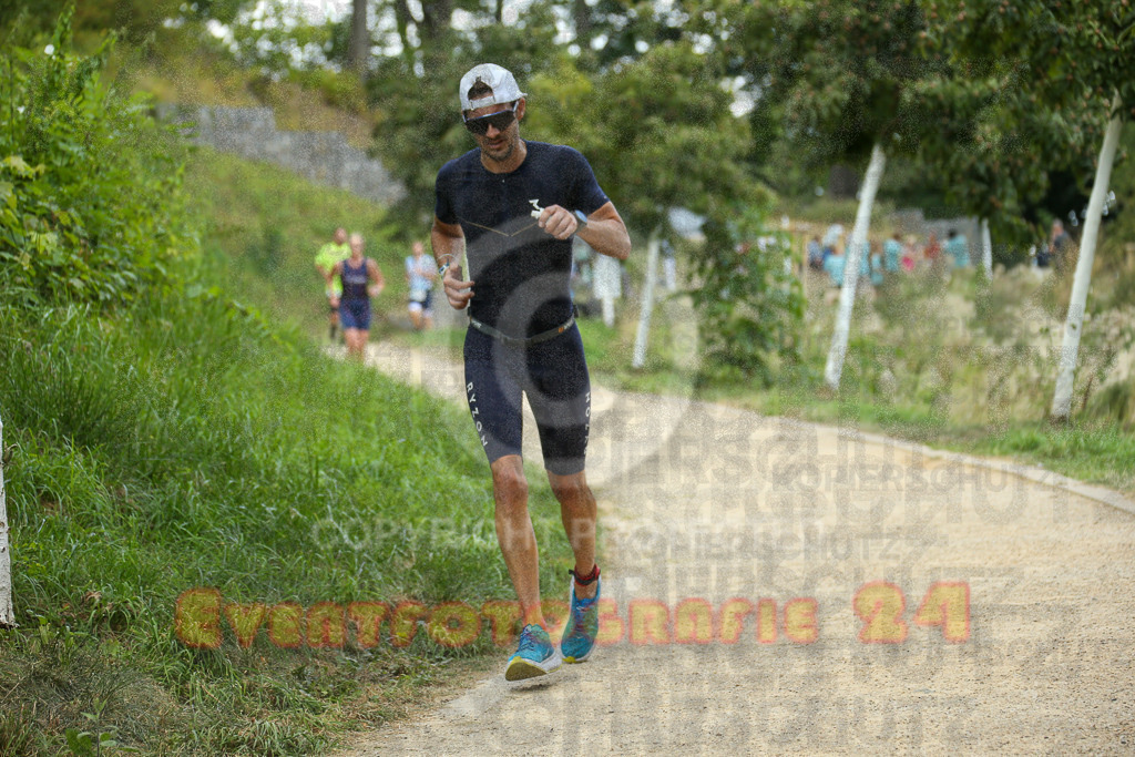 250824_1354_EX1_4190 | Sportfotografie im Rhein-Sieg Kreis, Köln, Bonn, NRW, Rheinland Pfalz, Hessen, etc. Unser Tätigkeitsfeld umfasst den Laufsport vom Volkslauf über den Marathon, Duathlon, Triathon bis zum Ultralauf wie Kölnpfad Ultra oder Schindertrail.