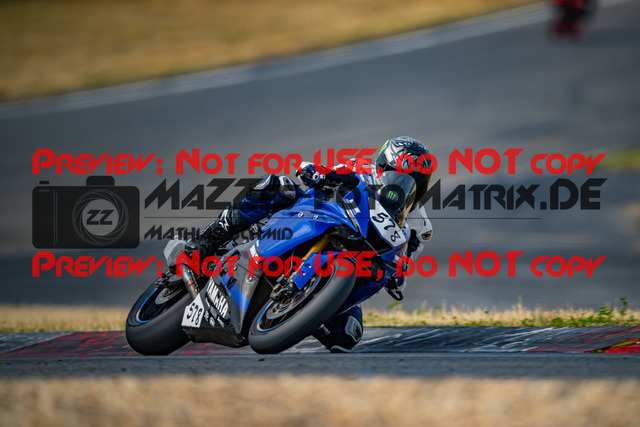 MaZZes_FotoMatrix_230719_9277 | WEISS