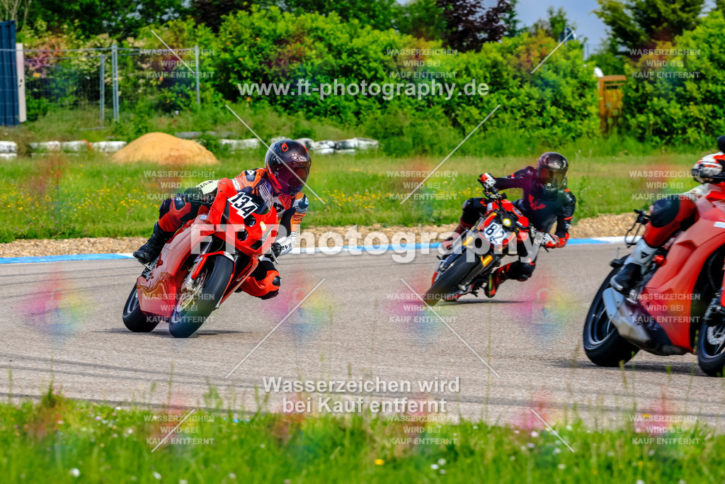 MotoTeam-8654 | Hier findet Ihr Bilder von Touristenfahrten auf der Nürburgring Nordschleife oder von anderen Veranstaltungen die ich besucht habe. Viel Spass beim Durch Schauen 