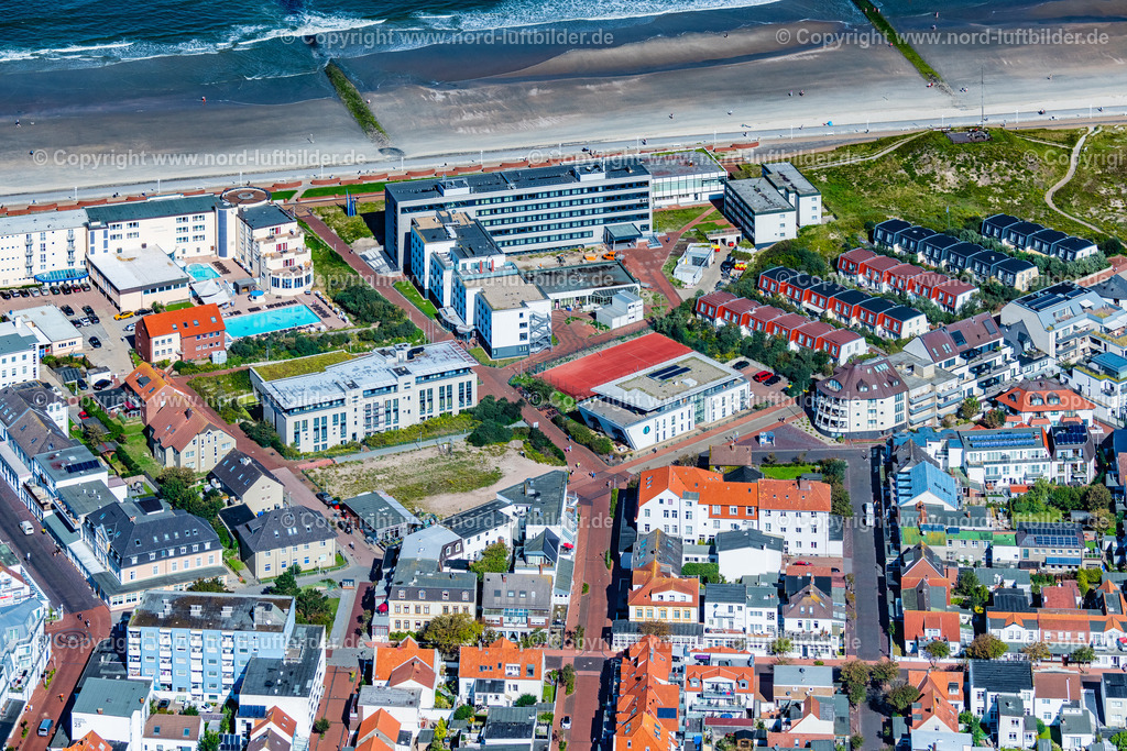 Norderney_Strandhotel_Georgshöhe_ELS_6855050923 | NORDERNEY 05.09.2023 Gebäudekomplex der Hotelanlage " Strandhotel Georgshöhe " in Norderney im Bundesland Niedersachsen, Deutschland. // Complex of the hotel building " Strandhotel Georgshoehe " in Norderney in the state Lower Saxony, Germany. Foto: Martin Elsen