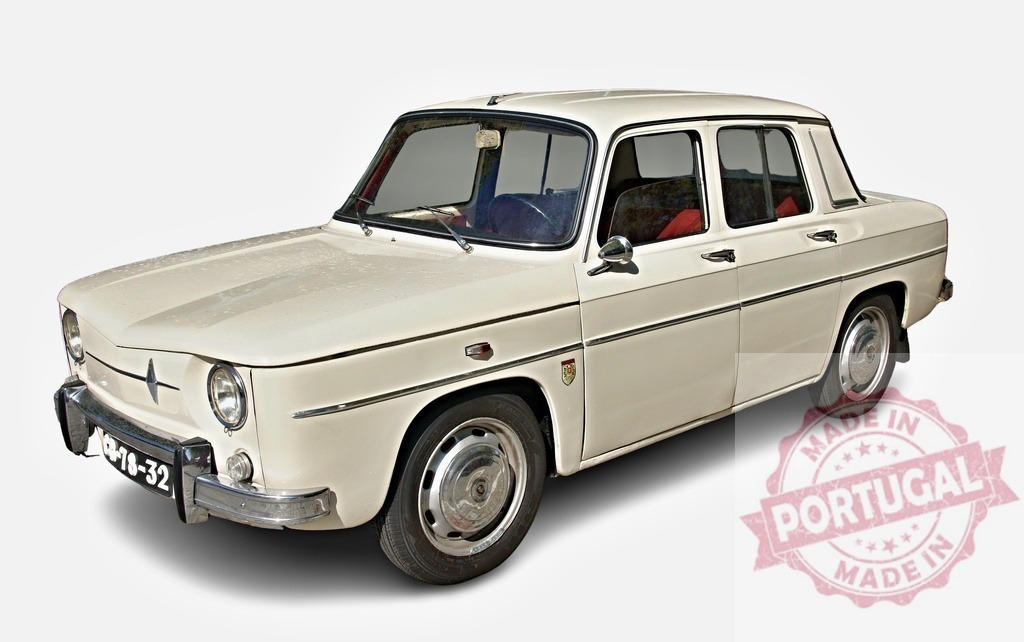 White Renault 8 Gordini standing still on a white background | Classic white Renault 8 Gordini car parked on a white background - Realisiert mit Pictrs.com