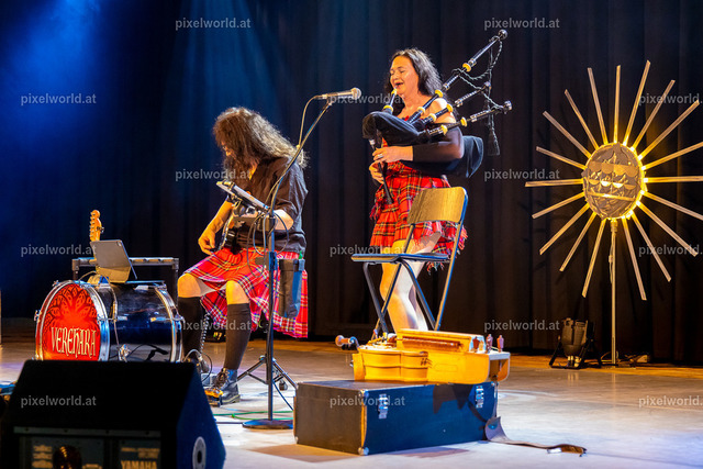 Kunst trifft Stadt - Aufführung | Bildershop von pixelworld.at - Realisiert mit Pictrs.com