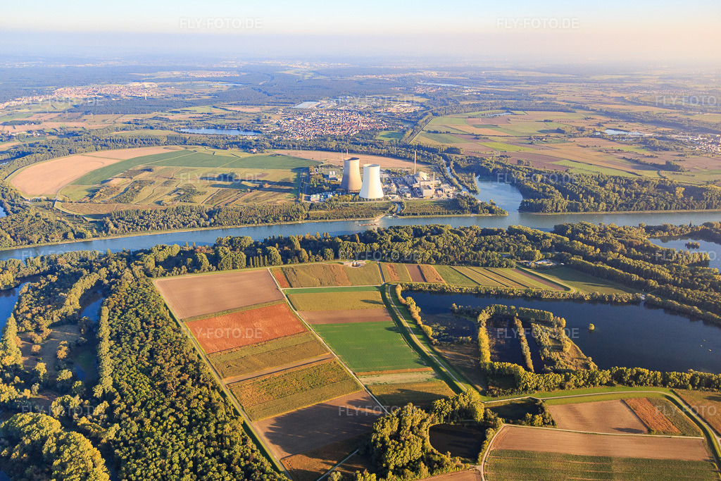 Luftbild: KKW der EnBW Kernkraft GmbH (EnKK) am Rhein in Philippsburg im Bundesland Baden-Württemberg in Deutschland. Foto: IMG_073087.jpg vom 23.09.2014 durch Werner Riehm/FLY-FOTO.deAuflösung des Originals: 5250 x 3500 px