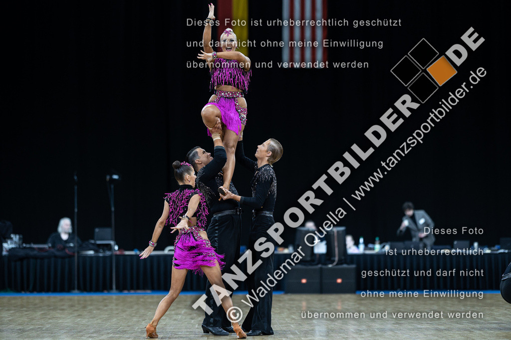 20230226-10112 | Hier finden Sie Tanz Bilder vom Latein und Standard Formationen tanzen. Sportbilder vom Tanzsport. Schöne Fotos und von Weltmeisterschaft, Europameisterschaft, Bundesliga, Regionalliga, Oberliga und Landesliga sowie von GOC Stuttgart, DanceComp, WM Bremen