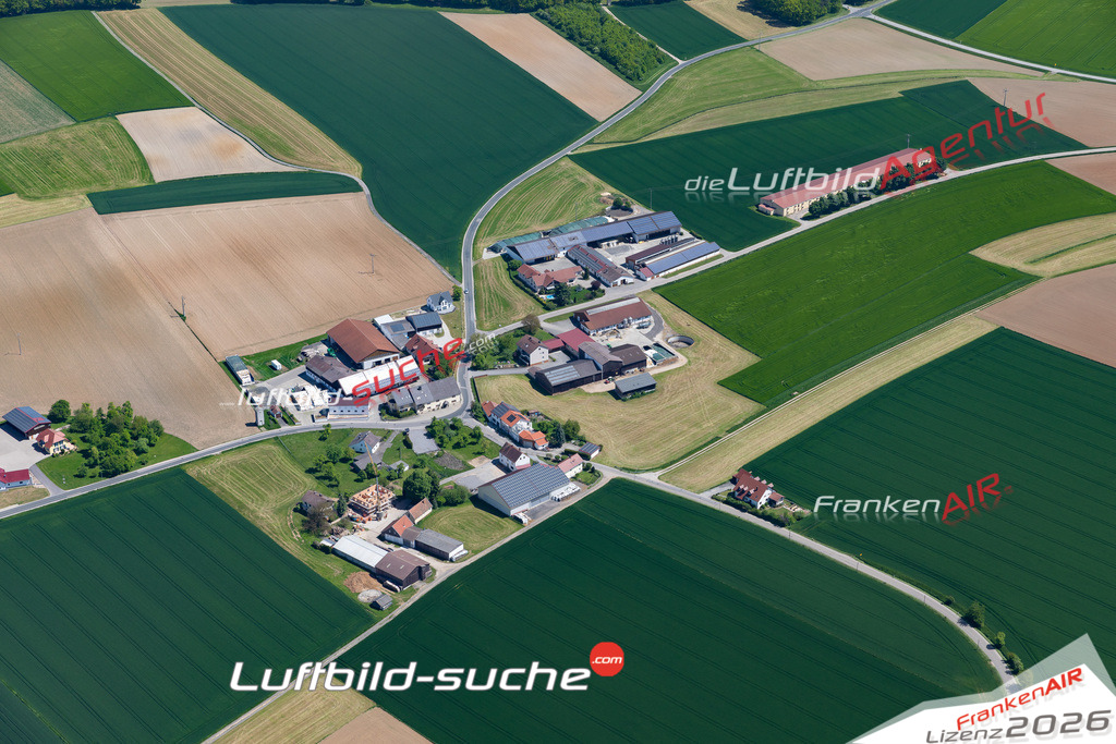 Die Luftaufnahme buchenlohe - Regenstauf wurde 2021 mittels Flugzeug (keine Drohne) erstellt. Hohe Auflösung -für große Poster und Wandbilder geeignet!