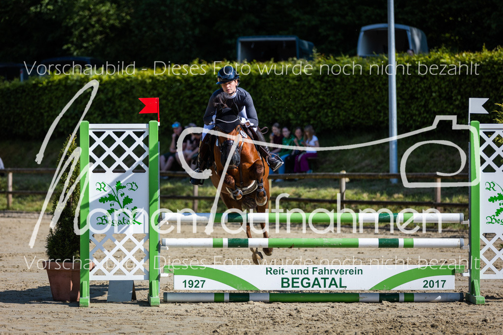 Donop24-ASpr-065 | MomenTaufnahmen Pferdesportfotos