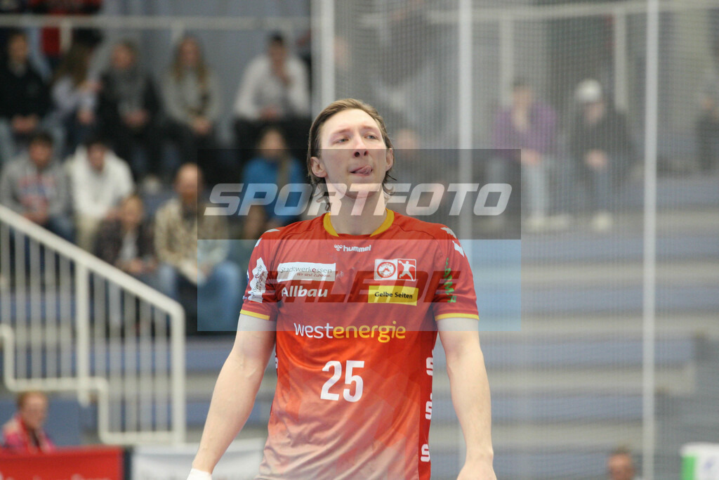 TUSEM Essen - HBW Balingen | Justin Müller - © Sportfoto-Sale (MK) - Realisiert mit Pictrs.com