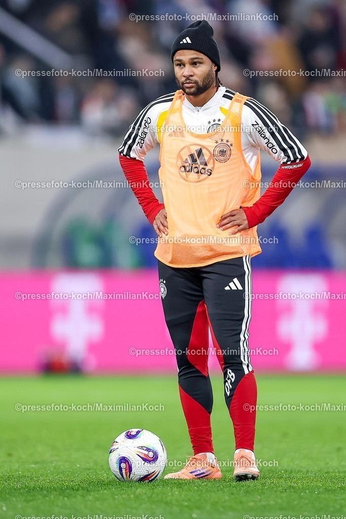 DFB14112501041 | 14.11.2025, Fußball, Länderspiel, WM-Qualifikation Europa, Deutschland - Luxemburg, Stade de Luxembourg (Croix de Gasperich, Luxemburg), 9. Spieltag, Saison 2025 2026: Serge Gnabry (GER #20)  Regulations prohibit any use of photographs as image sequences and or quasi-video.