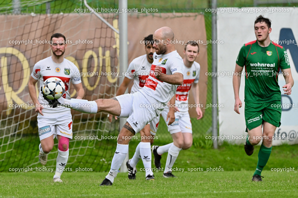 FC ASKÖ Gmünd vs. Rapid Lienz  | #7 Antonel Cabraja Rapid Lienz, #10 Dominik Müller Rapid Lienz, #20 Kilian Stirling ASKÖ Gmünd, FC ASKÖ Gmünd vs. Rapid Lienz , FC ASKÖ Gmünd vs. Rapid Lienz  am 02.06.2024 in Gmünd (Sportplatz Gmünd), Austria, (Photo by Bernd Stefan)