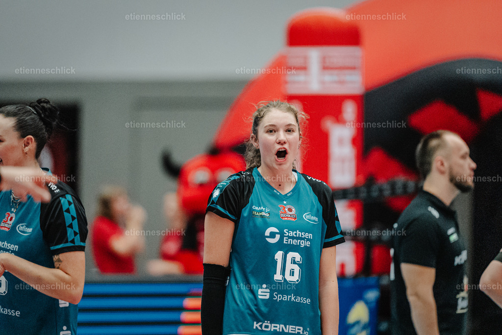 Dresdner SC - Binder Blaubären TSV Flacht, DEKRA 1. Bundesliga Frauen, Volleyball | Im Bild: Morgan Geddes (16, Dresdner SC)24.10.2026, Dresdner SC -  Binder Blaubären TSV Flacht, DEKRA 1. Bundesliga Frauen, Volleyball, Deutschland, Dresden, Cyberport Arena