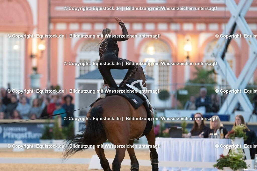 20230527_Voltigieren_NASPA_Flutlicht_0449 | equistock