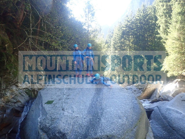 PC020087 | Bestelle die Bilder deines Berg- oder Wasser-Abenteuers mit Mountain Sports bequem von zu Hause aus direkt über unseren Online Fotoshop von pictrs.com. - Realisiert mit Pictrs.com