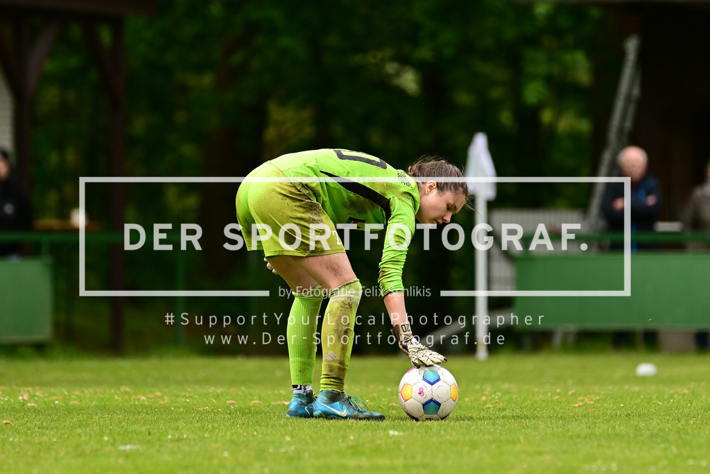 Fußball I Frauen I Saison 2025-2026 I Niedersachsen-Pokal I Halbfinale I FC Jesteburg-Bendestorf - SV TiMoNo I 192609 | Der Sportfotograf. - Realisiert mit Pictrs.com