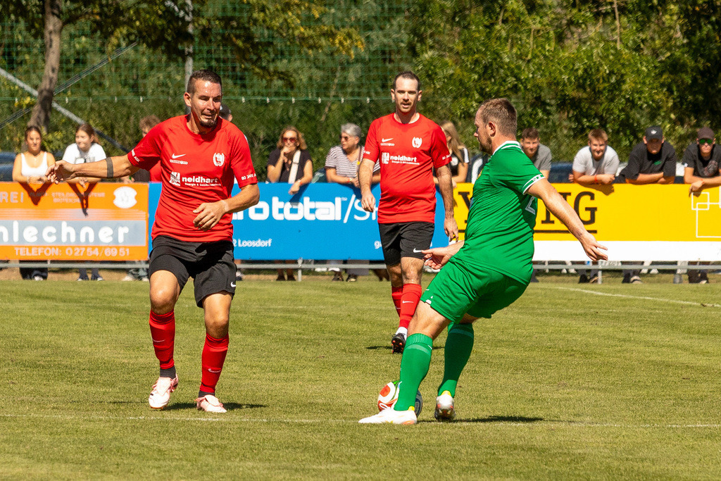 Spiel-0210_Legenden ASK-RAPID | Fotodoku 80 Jahre ASK-Loosdorf: Legendenmatch ASK-Loosdorf - Rapid WIENSponsoren, Mannschaften, Begrüßung, Interviews, das Spiel, Besucher, Fans, Stimmung.